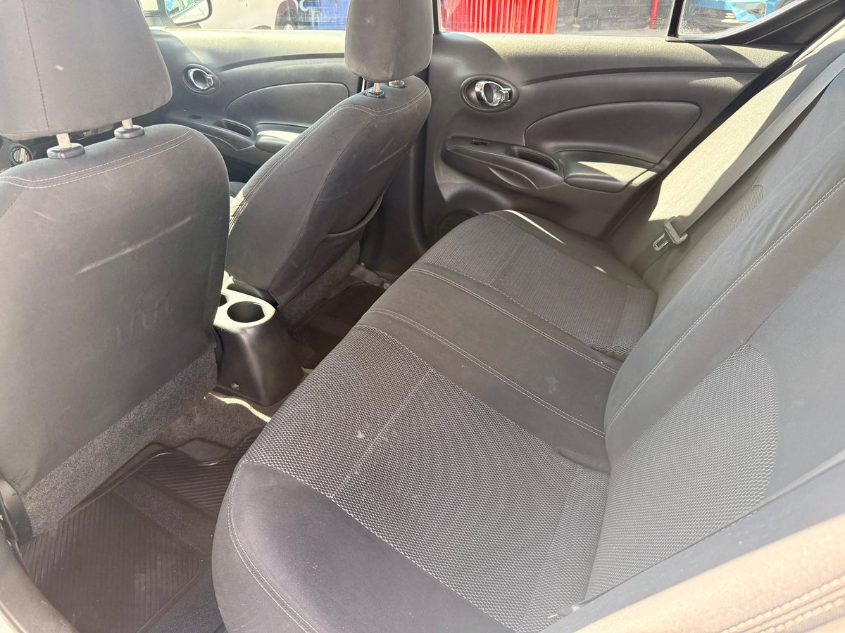 Nissan Versa Sense 2014