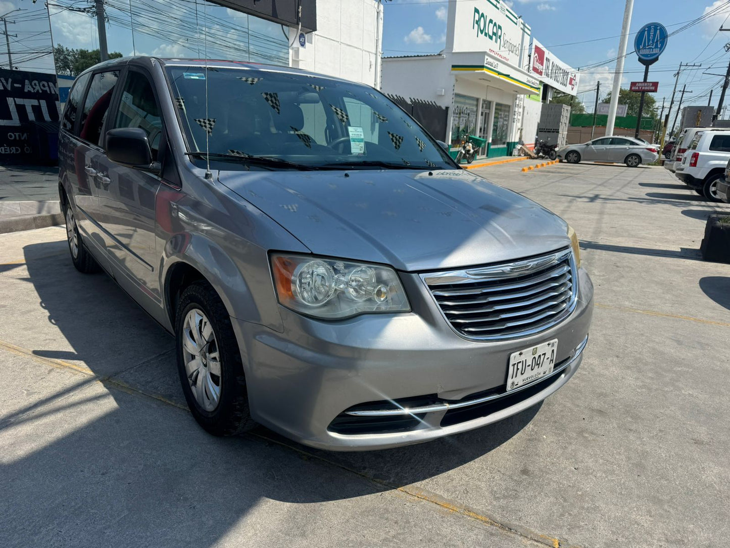 CHRYSLER TOWN & COUNTRY 2012