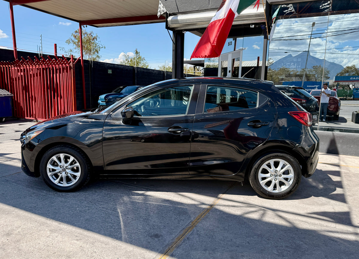 Mazda 2 2017