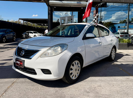 Nissan Versa Sense 2014