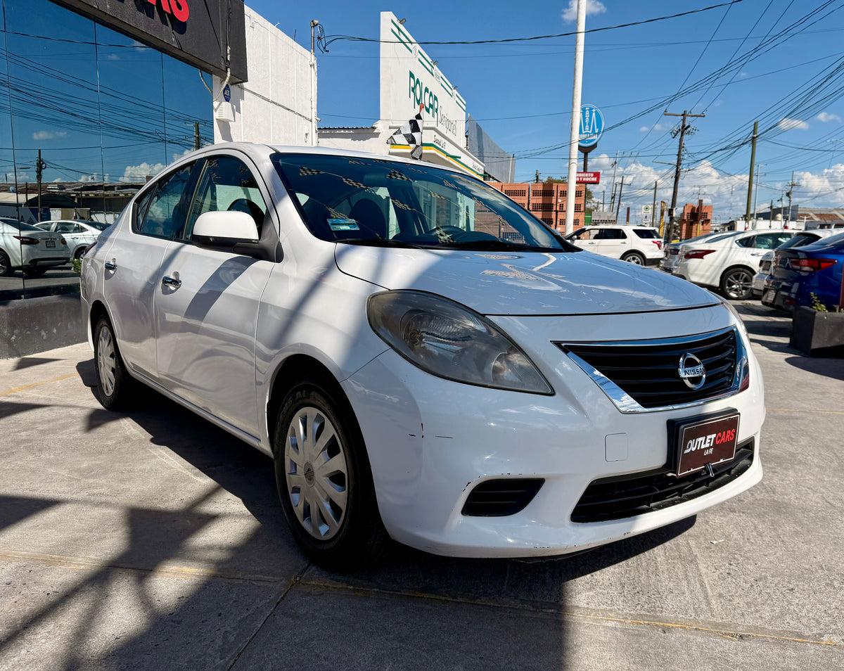 Nissan Versa Sense 2014