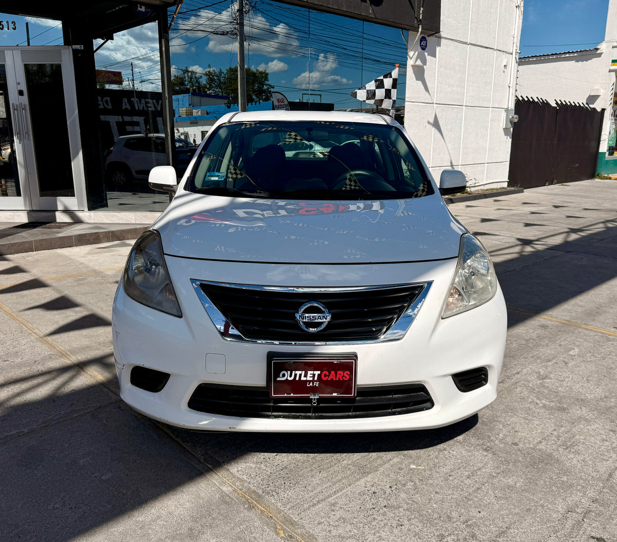 Nissan Versa Sense 2014