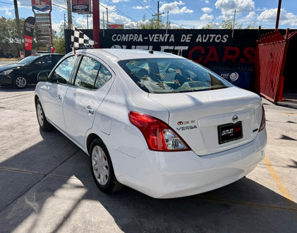 Nissan Versa Sense 2014