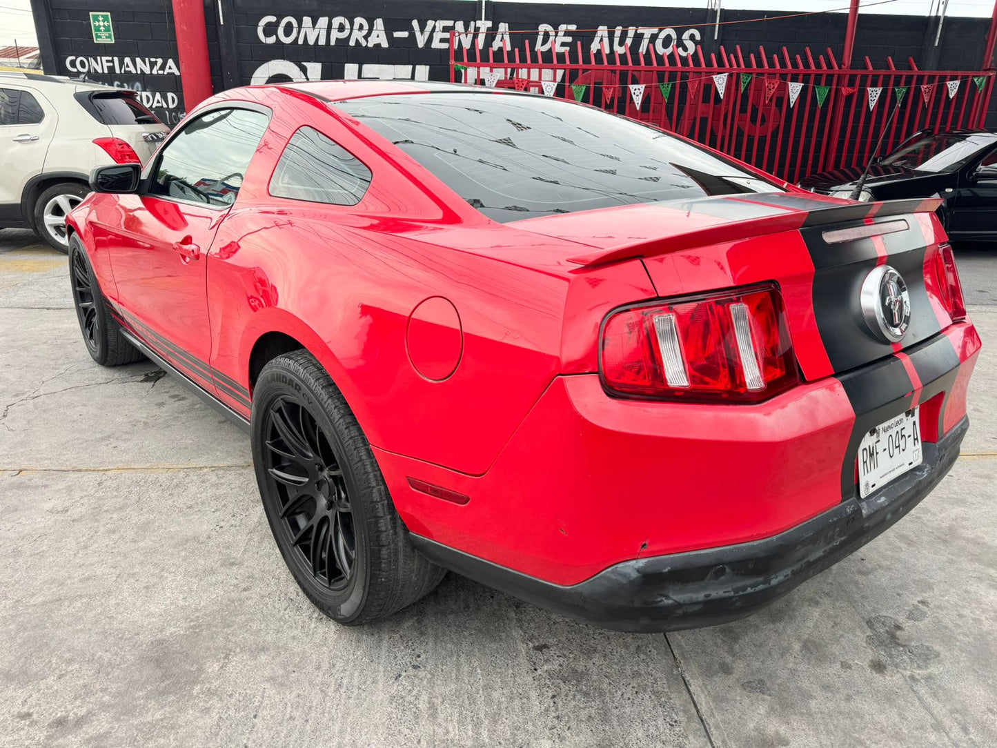 FORD MUSTANG 2010