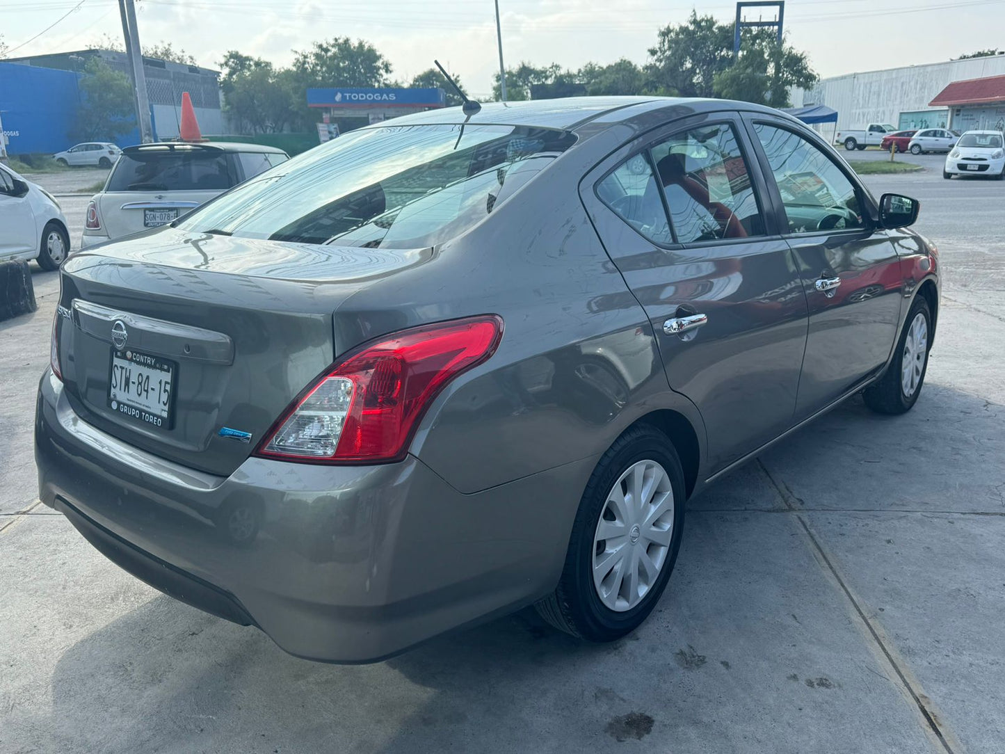 NISSAN VERSA 2017