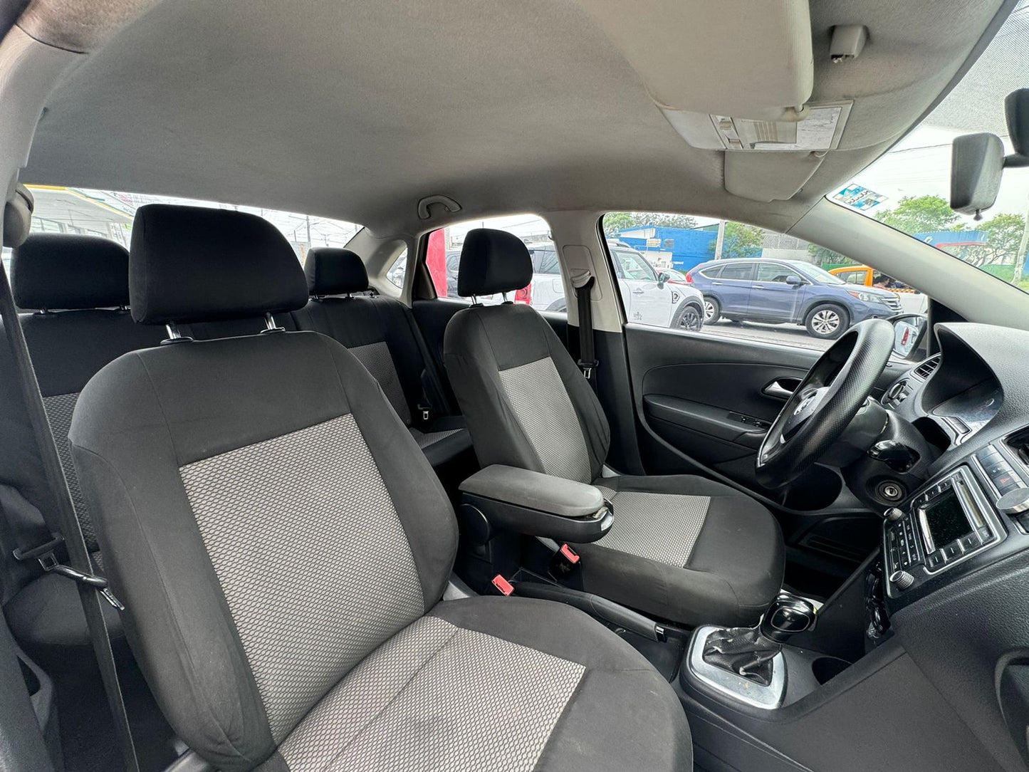 VOLKSWAGEN  VENTO 2016