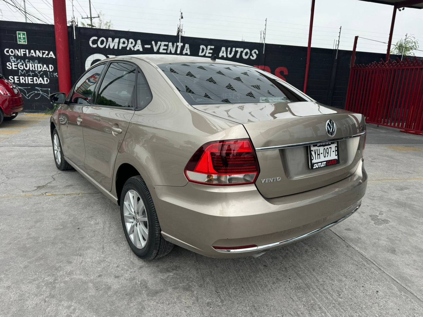 VOLKSWAGEN  VENTO 2016
